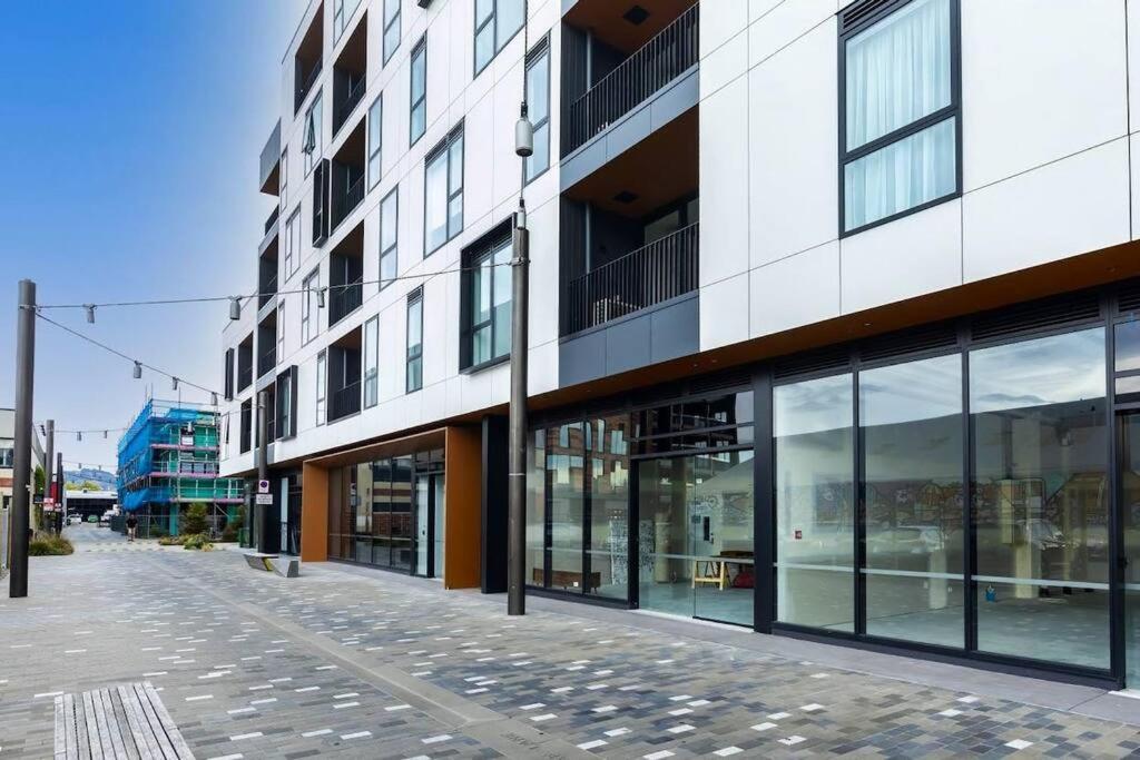 2 Bedrooms Apprtmt Plus Underground Parking In Cbd Крайстчерч Екстер'єр фото